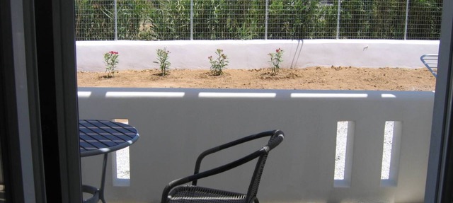 Romantic modern studio D on the ground floor - 2 min. from Plaka beach, Naxos
