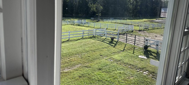 Spacious studio on a beautiful working horse farm