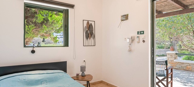 Studio Apartment 'Mouria B' with Sea View, Wi-Fi and Air Conditioning