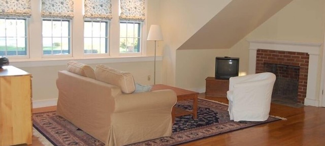 Stunning Studio with Harbor Views - Downtown Historic District