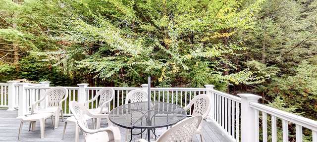 Tranquil river-view home with gorgeous nature views, firepit, grill & fireplace