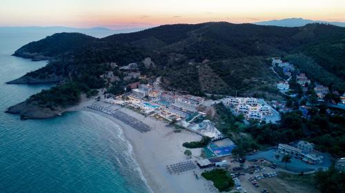 Trypiti Resort Blue Dream Palace and Hive Water Park