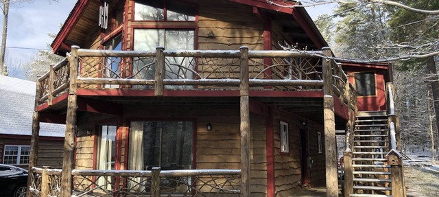 Unique Rustic Ski/Tree House - Game room, Hot tub & Sauna