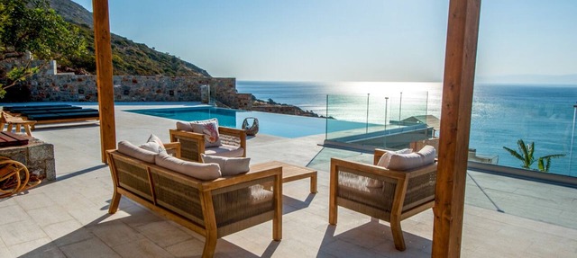 Villa Plaka Gina - Six Bedroom Resort, Sleeps 12