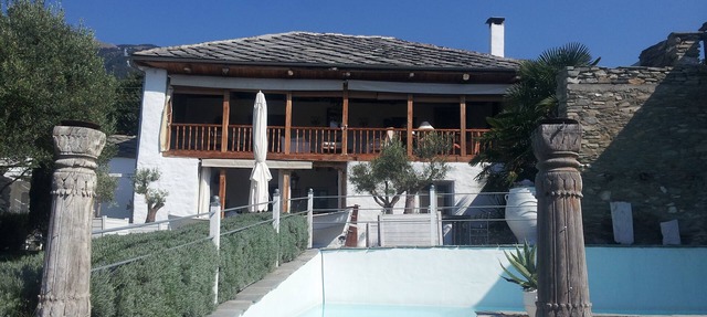 Villa Domatia 15 minutes from the sea