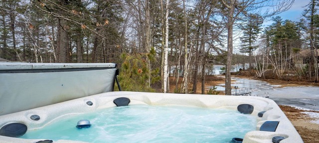Warm Lakefront Log Cabin · Hot Tub · Game Room