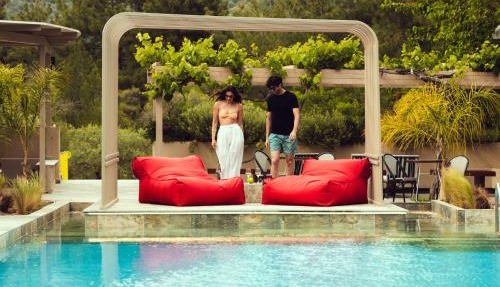 Zoe Hotel, Trypiti Beach Resort & Hive water park