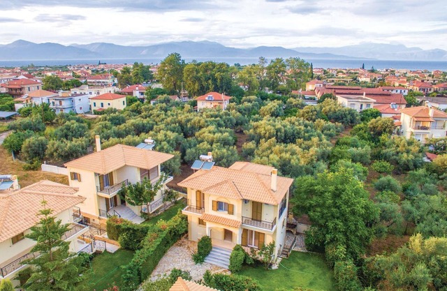 4 bedroom accommodation in Diakopto