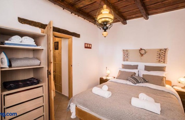 Aradena Traditional House 2