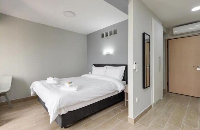 Caravanserai Studio 8