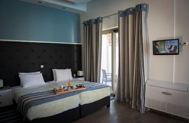 Mantinia Bay Hotel 