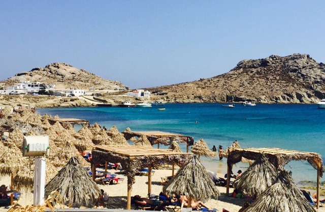 My Rental Homes - Queen Villa with pool area furnished with sunbeds and sea view