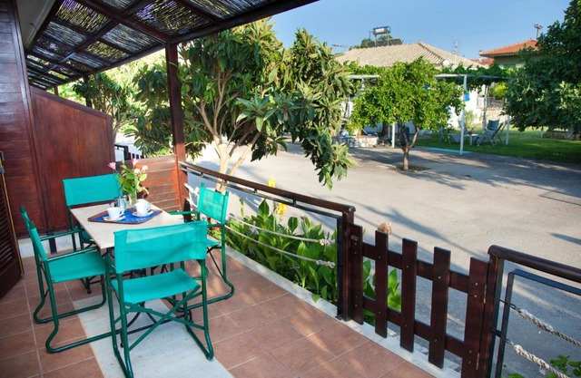 One bedroom appartement with enclosed garden and wifi at Agios Andreas