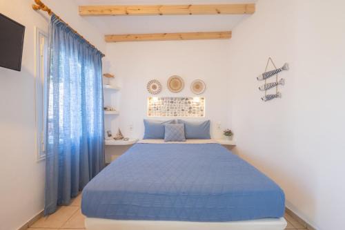 PERIVOLI 4-CHORA(5min away from the center by car)