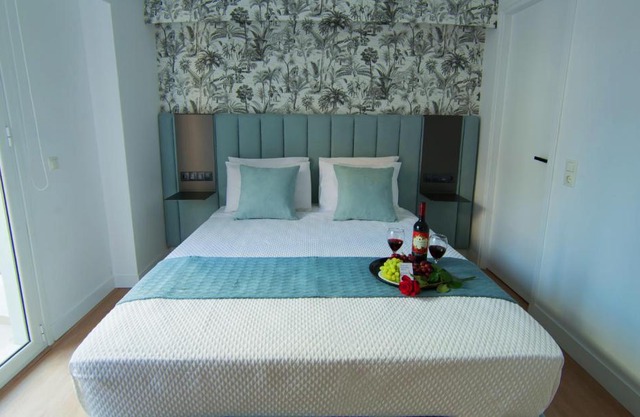 Phaedrus Living Modern Kriel Suites 204