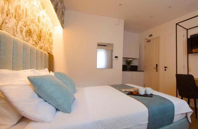 Phaedrus Living Modern Kriel Suites 103