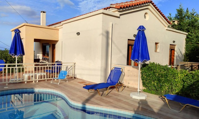 Houdetsi Villa | 100 m² Villa ∙ 3 bedrooms ∙ 6 guests
