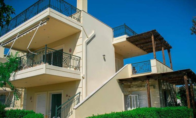 Palaia Fokaia House | 105 m² House ∙ 3 bedrooms ∙ 6 guests
