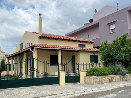 Zaros House | 115 m² House ∙ 3 bedrooms ∙ 6 guests