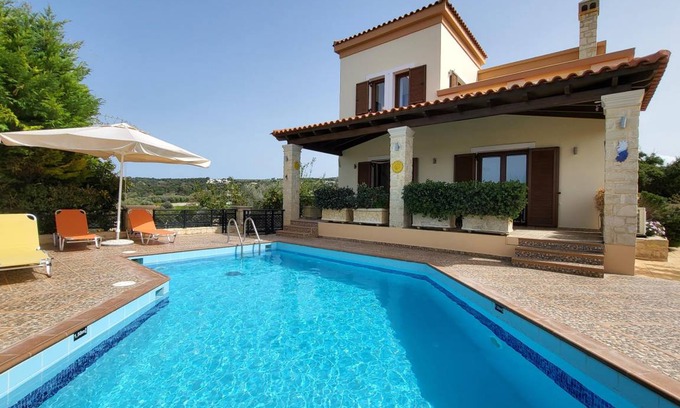 Skouloufia Villa | 118 m² Villa ∙ 3 bedrooms ∙ 6 guests
