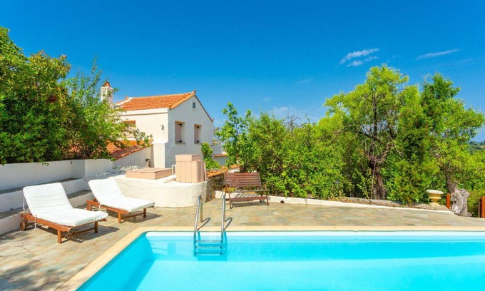Skopelos Villa | 120 m² Villa ∙ 2 bedrooms ∙ 4 guests