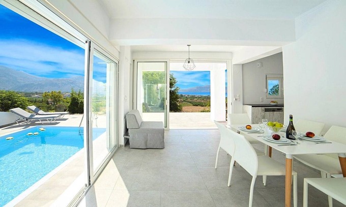 Dramia Villa | 120 m² Villa ∙ 3 bedrooms ∙ 10 guests