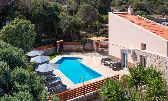 Drosia Villa | 120 m² Villa ∙ 3 bedrooms ∙ 7 guests