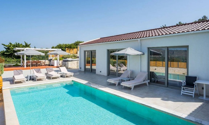 Champatha House | 130 m² House ∙ 3 bedrooms ∙ 8 guests