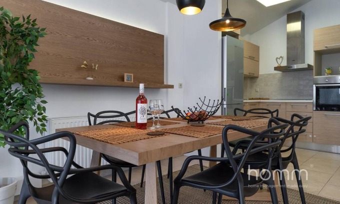 Psirri Apartment | 137sqm homm Apartment with Acropolis View 7ppl