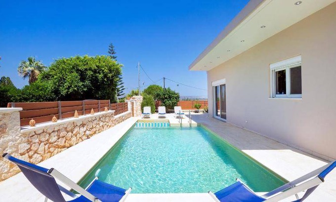 Pitharion House | 150 m² House ∙ 4 bedrooms ∙ 7 guests