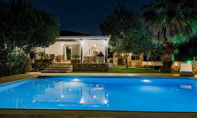 Fiolitis Villa | 155 m² Villa ∙ 4 bedrooms ∙ 8 guests