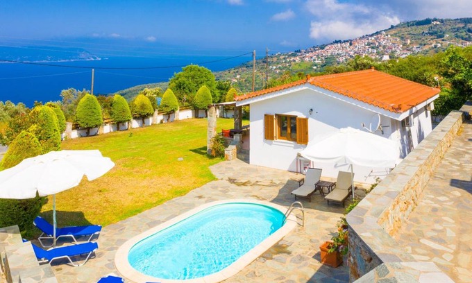 Glossa Villa | 160 m² Villa ∙ 4 bedrooms ∙ 8 guests