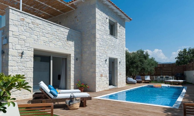 Pagkalochori Villa | 160 m² Villa ∙ 4 bedrooms ∙ 9 guests