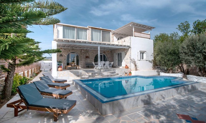 Aliki House | 167 m² House ∙ 2 bedrooms ∙ 6 guests
