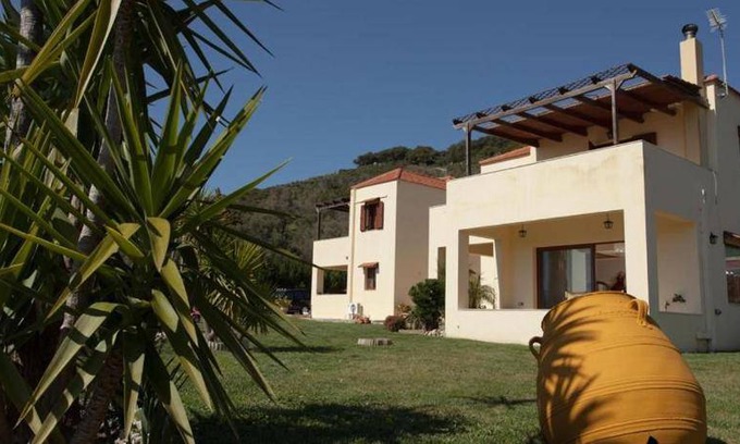 Spilion Villa | 170 m² Villa ∙ 4 bedrooms ∙ 9 guests