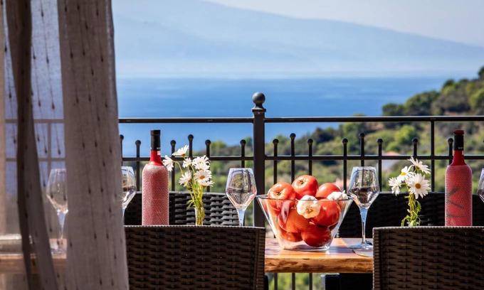 Glossa Apartment | 180 m² Apartment ∙ 4 bedrooms ∙ 8 guests
