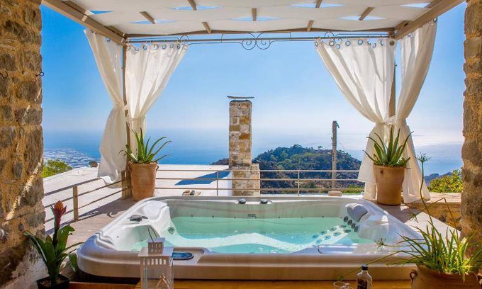 Anatoli House | 180 m² House ∙ 4 bedrooms ∙ 10 guests