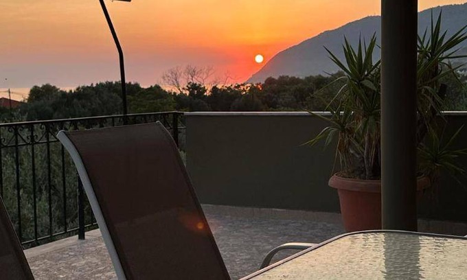 Plomari House | 180 m² House ∙ 3 bedrooms ∙ 9 guests