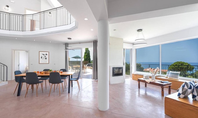 Neromilos Villa | 186 m² Villa ∙ 5 bedrooms ∙ 10 guests