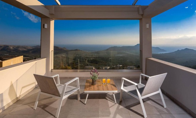 Mariou House | 200 m² House ∙ 4 bedrooms ∙ 9 guests