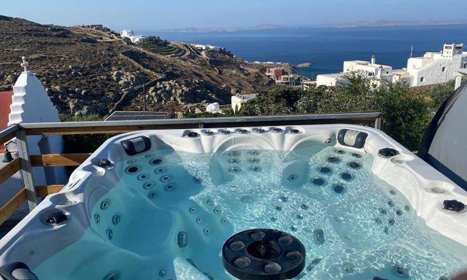 Faros Armenistis Resort | 200 m² Resort ∙ 4 bedrooms ∙ 11 guests