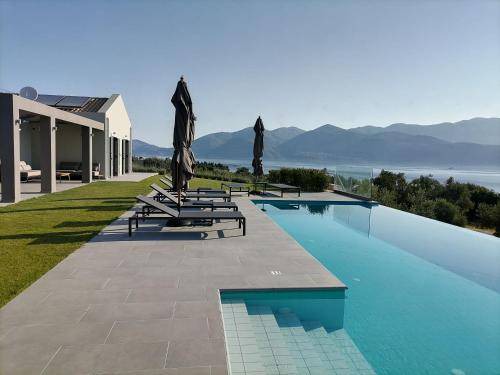 Kefalonia Resort | 200 m² Resort ∙ 5 bedrooms ∙ 12 guests
