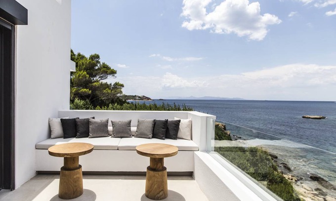 Kavouri Villa | 200 m² Villa ∙ 4 bedrooms ∙ 9 guests