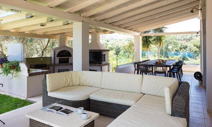 Somatas Villa | 200 m² Villa ∙ 5 bedrooms ∙ 14 guests