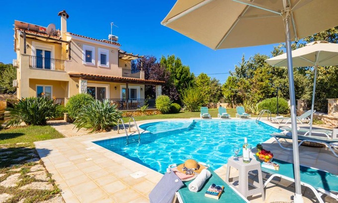 Gerani Villa | 215 m² Villa ∙ 4 bedrooms ∙ 8 guests