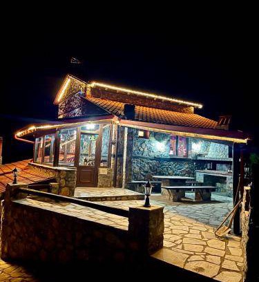 Aghios Athanasios Ski Chalet | 250 m² Chalet ∙ 4 bedrooms ∙ 10 guests