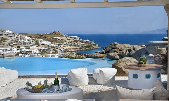 Platis Gialos House | 250 m² House ∙ 6 bedrooms ∙ 12 guests