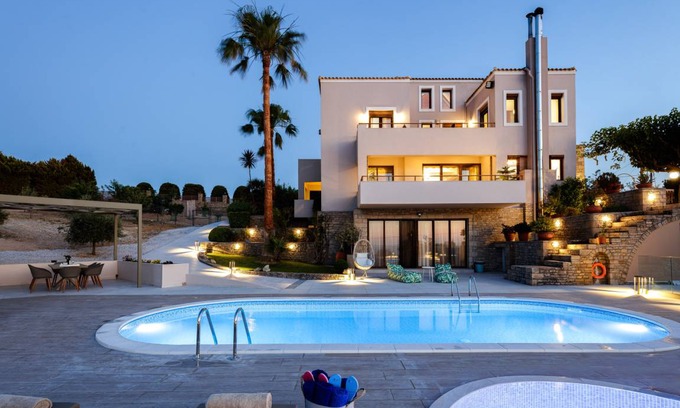 Tria Monastiria Villa | 250 m² Villa ∙ 6 bedrooms ∙ 16 guests