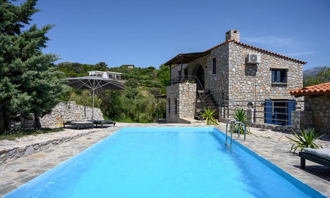 Lampini Villa | 260 m² Villa ∙ 5 bedrooms ∙ 12 guests