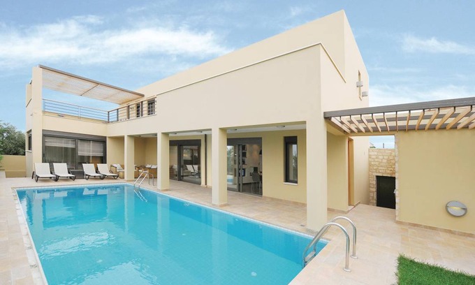 Skaleta House | 390 m² House ∙ 4 bedrooms ∙ 8 guests